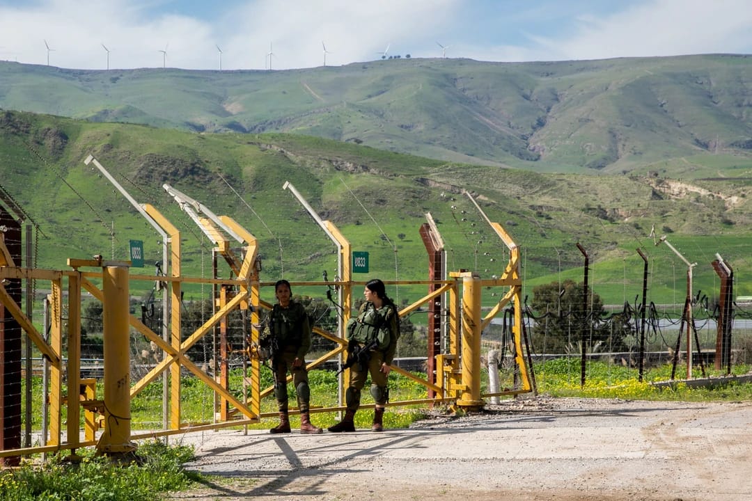 以色列国防部宣布启动约旦边境隔离墙首两段建设，分别连接哈马特·加德尔温泉至亚尔德纳社区，以及约旦河谷 ...