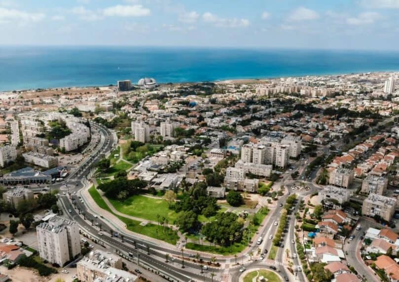 阿什凯隆的罗滕贝格发电站停止使用煤炭，改用天然气。能源部长科恩称此举将显著改善当地空气质量。 ... ...