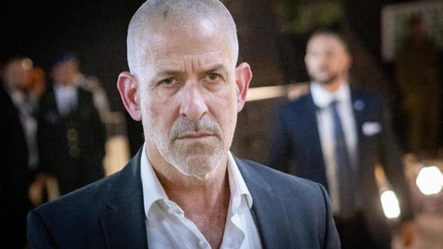 前辛贝特局长罗南·巴尔在辞职后罕见发声，谈到对10月7日事件调查，并指责政治领导层“应该勇于承担失败的  ...