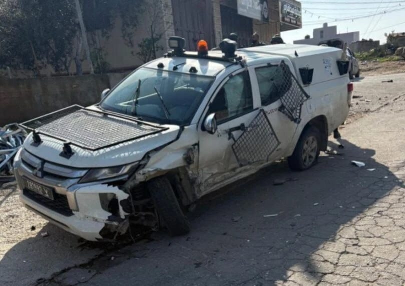 一名恐怖分子在耶胡达旅阿杜里伊姆地区附近驾车蓄意冲撞军车，造成四名以色列国防军士兵受轻伤。 ... ...