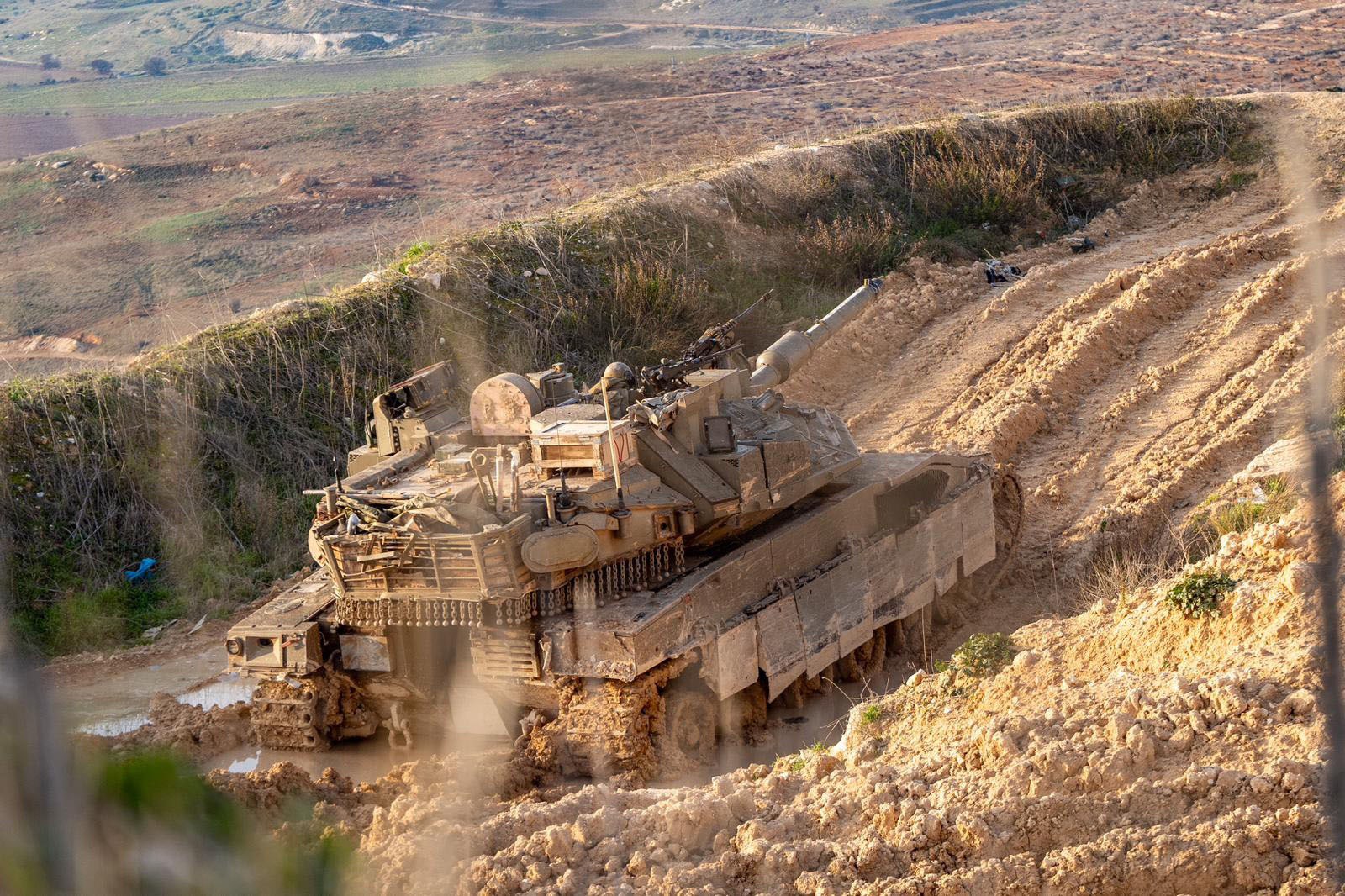 第91师指挥下的装甲旅在加沙腹地完成大规模演习，通过模拟伤员撤离和吸取南部经验，加强对黎巴嫩战役的战备 ...